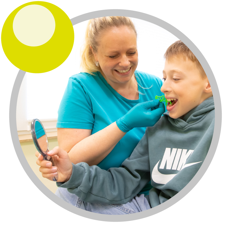 Thekla_Kressin_Kinderlaecheln_Stralsund_32_Zahnreinigung Zahnreinigung Praxis Kinderlächeln